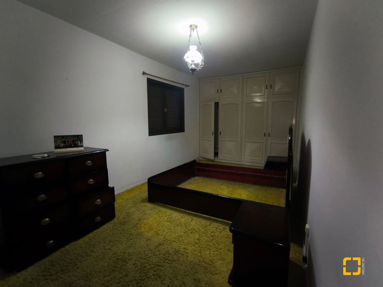 Casa com 297m², 3 quartos (sendo 1 suíte), 2 garagens, no bairro Estreito em Florianópolis