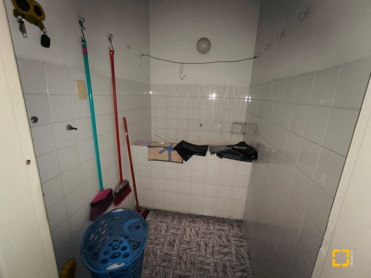 Casa com 297m², 3 quartos (sendo 1 suíte), 2 garagens, no bairro Estreito em Florianópolis