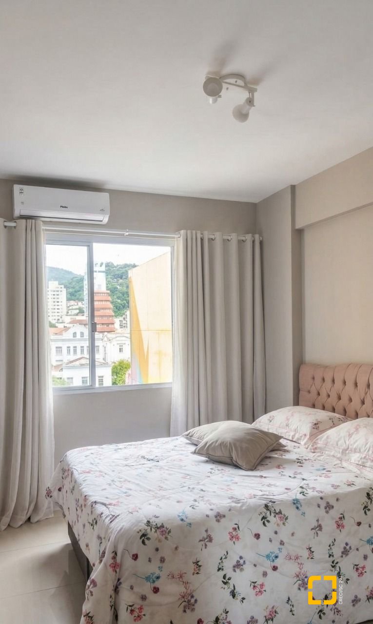 Apartamento com 72m², 2 quartos, no bairro Centro em Florianópolis