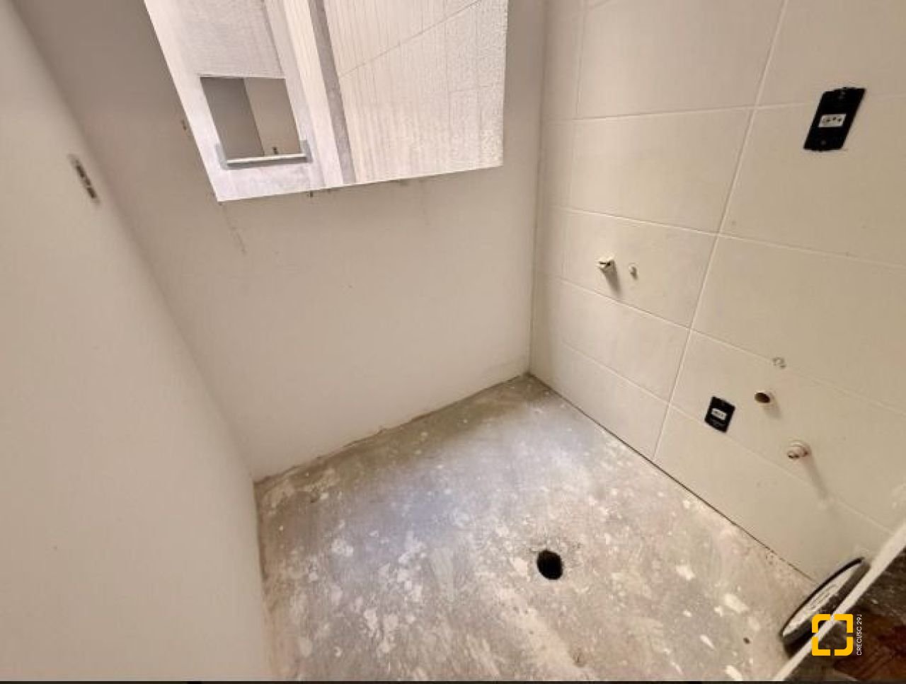 Apartamento com 74m², 3 quartos (sendo 1 suíte), 10 garagens, no bairro Ingleses do Rio Vermelho em Florianópolis