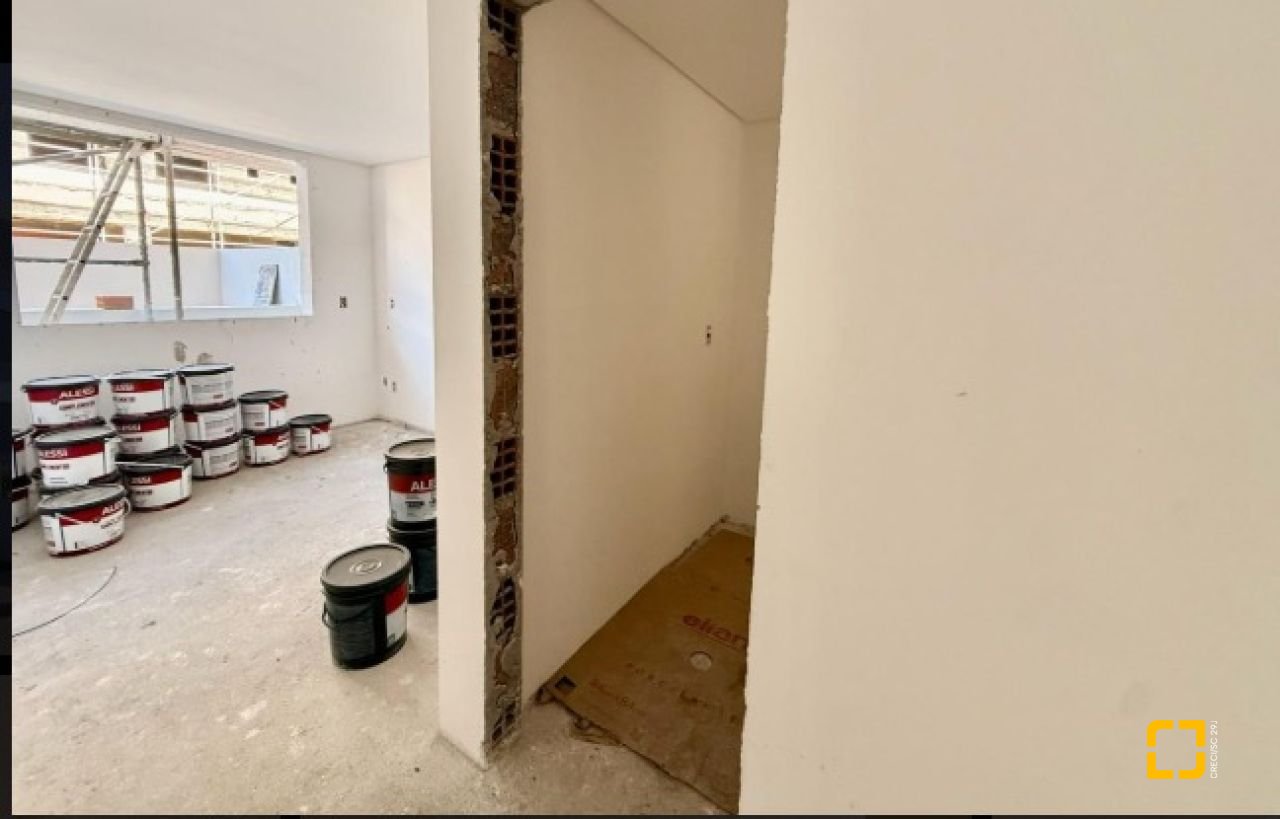 Apartamento com 74m², 3 quartos (sendo 1 suíte), 10 garagens, no bairro Ingleses do Rio Vermelho em Florianópolis