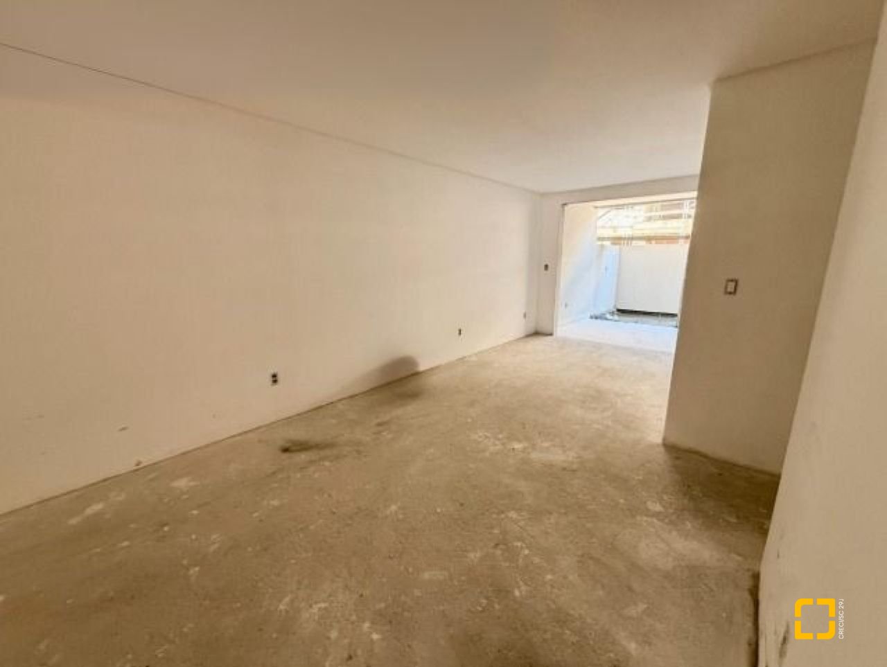 Apartamento com 74m², 3 quartos (sendo 1 suíte), 10 garagens, no bairro Ingleses do Rio Vermelho em Florianópolis