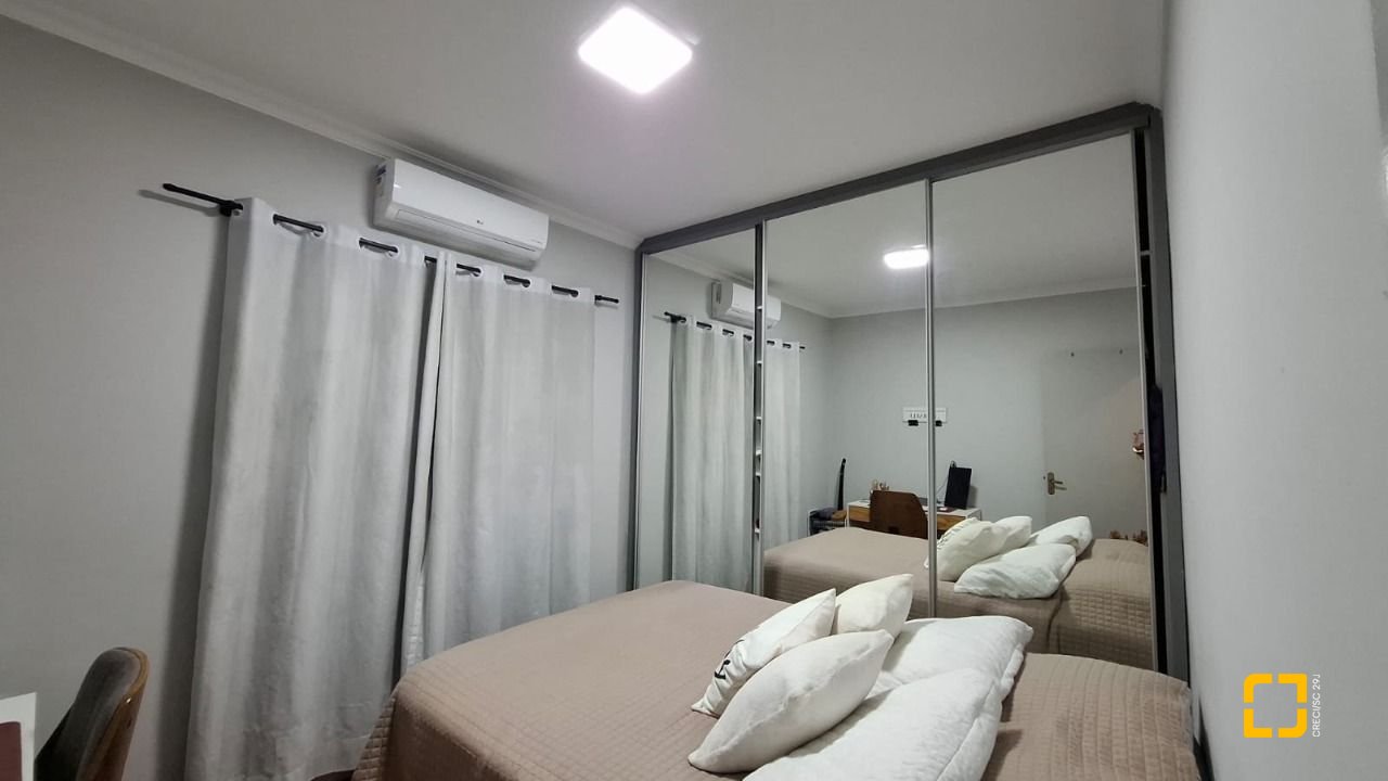 Apartamento com 56m², 3 quartos (sendo 1 suíte), 1 garagem, no bairro Campeche em Florianópolis