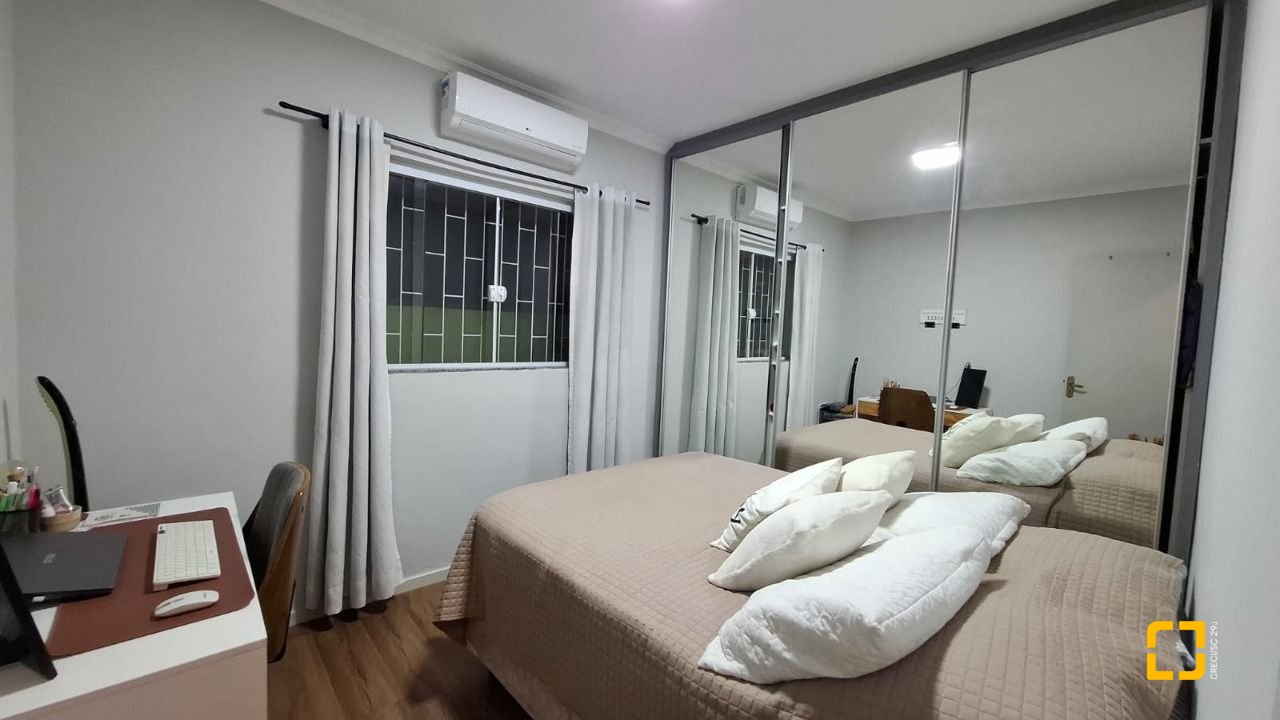 Apartamento com 56m², 3 quartos (sendo 1 suíte), 1 garagem, no bairro Campeche em Florianópolis