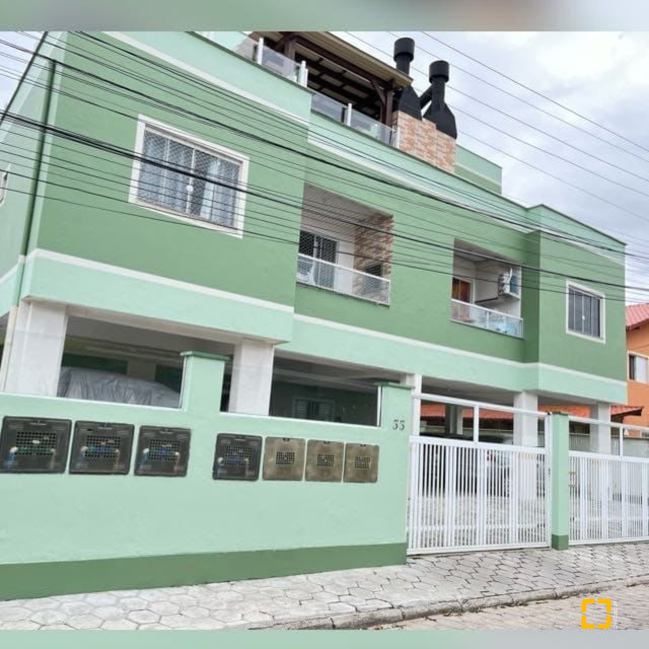 Apartamento com 56m², 3 quartos (sendo 1 suíte), 1 garagem, no bairro Campeche em Florianópolis