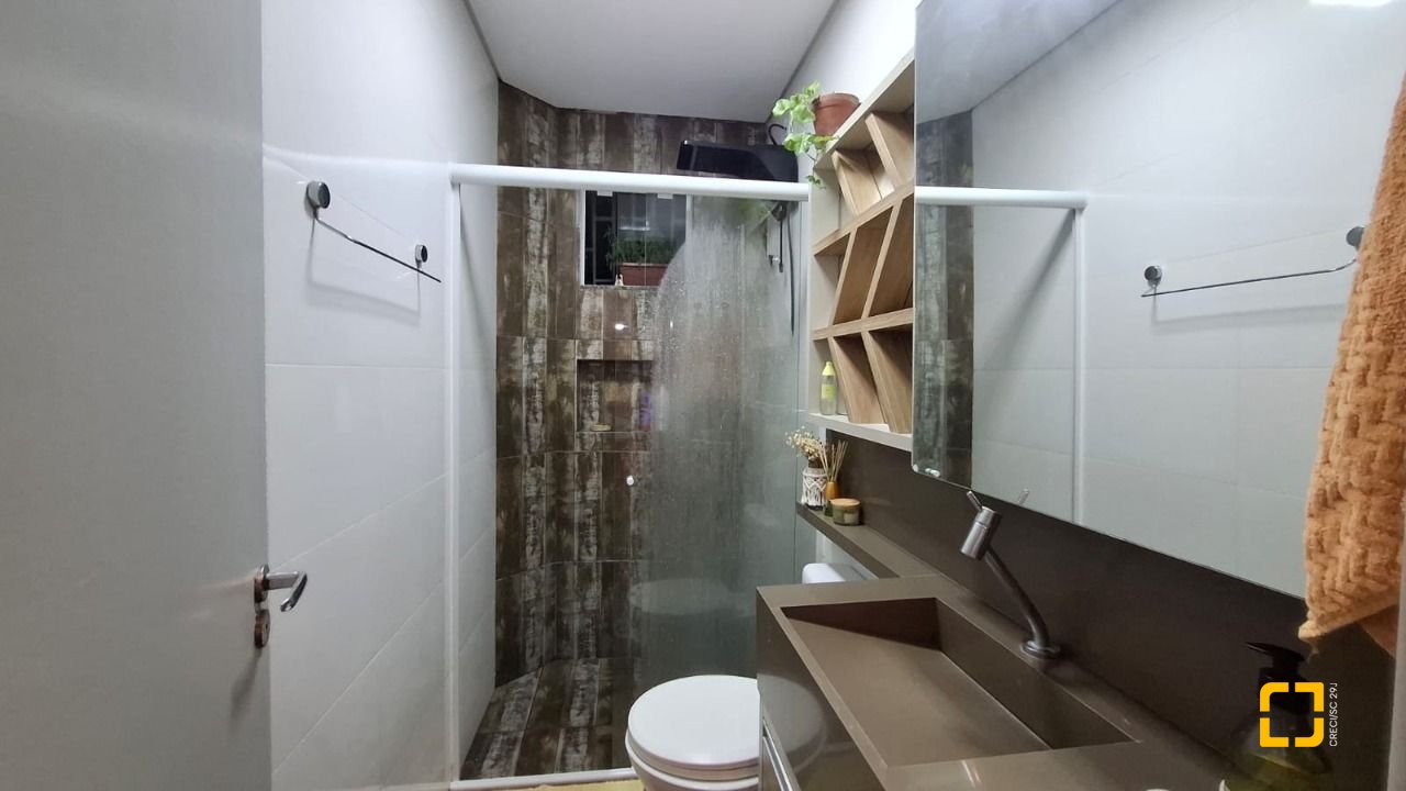 Apartamento com 56m², 3 quartos (sendo 1 suíte), 1 garagem, no bairro Campeche em Florianópolis