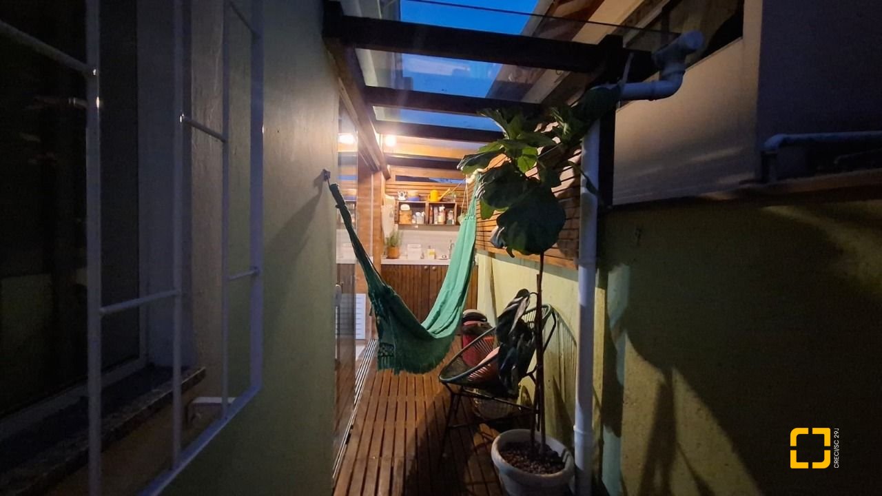 Apartamento com 56m², 3 quartos (sendo 1 suíte), 1 garagem, no bairro Campeche em Florianópolis