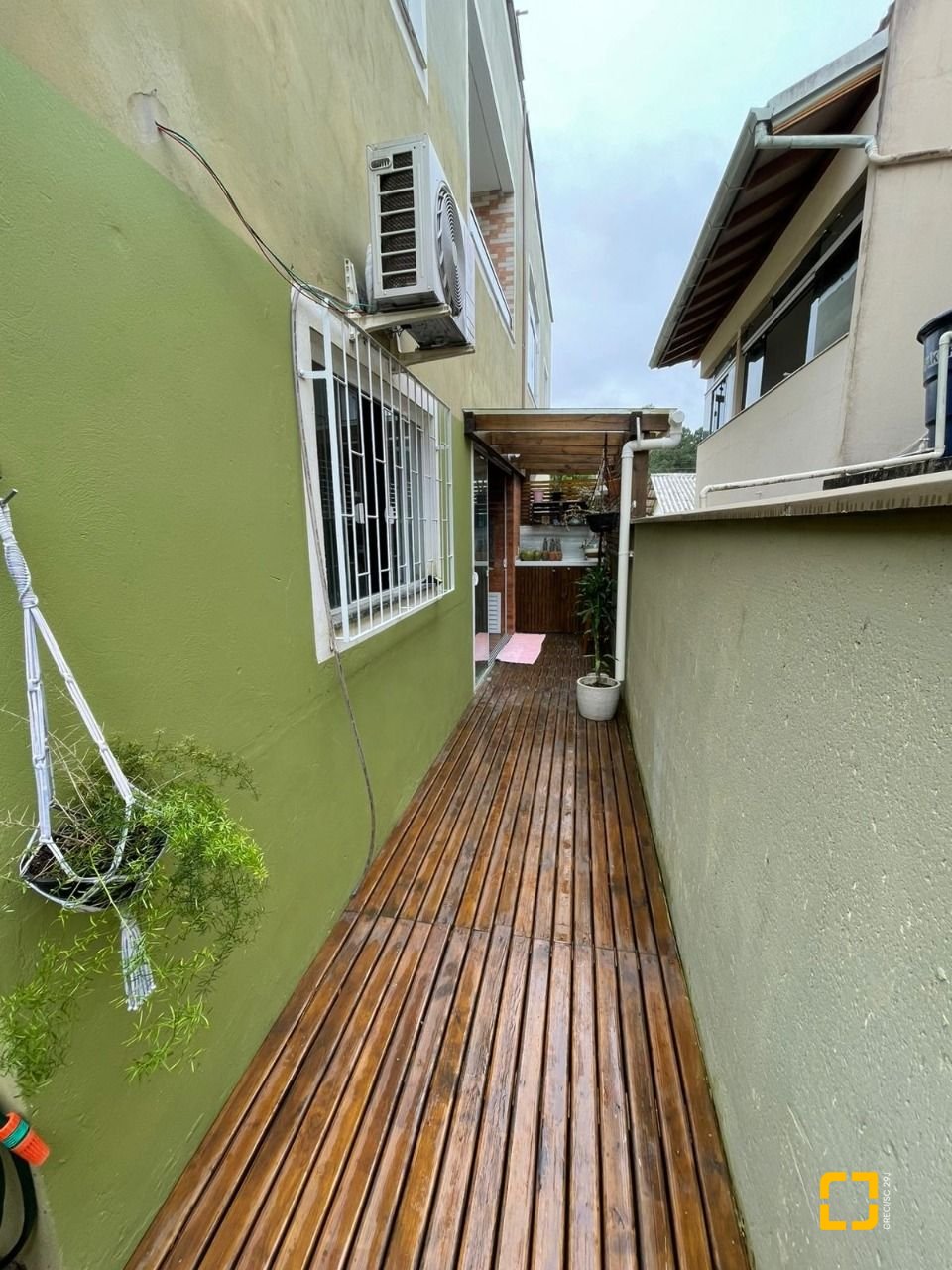 Apartamento com 56m², 3 quartos (sendo 1 suíte), 1 garagem, no bairro Campeche em Florianópolis
