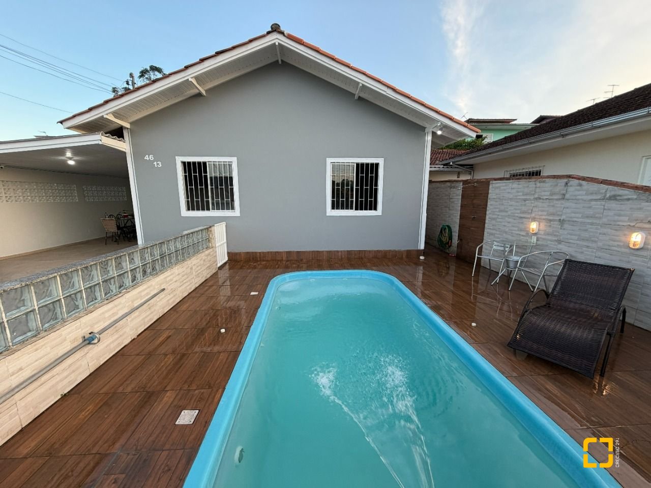 Casa com 63m², 3 quartos, 3 garagens, no bairro Forquilhas em São José