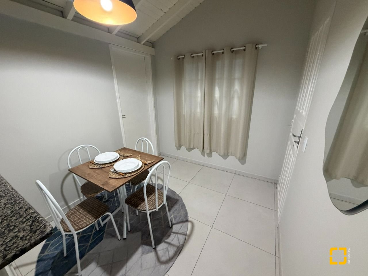 Casa com 63m², 3 quartos, 3 garagens, no bairro Forquilhas em São José