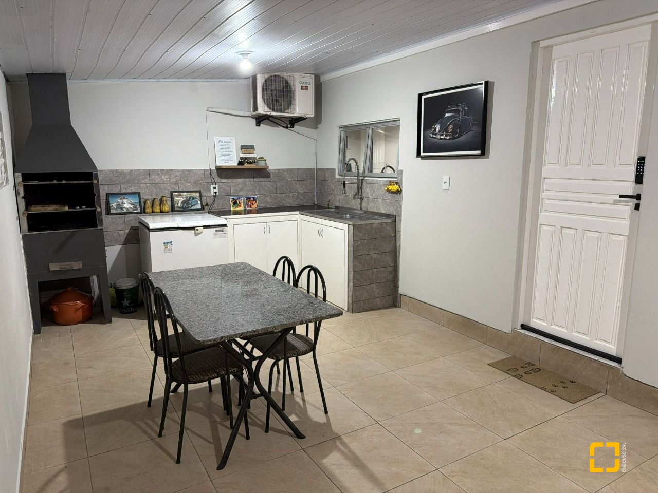 Casa com 63m², 3 quartos, 3 garagens, no bairro Forquilhas em São José