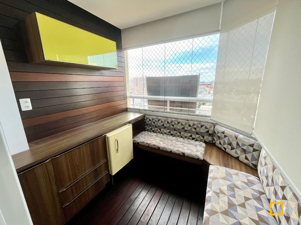 Apartamento com 87m², 3 quartos (sendo 1 suíte), 2 garagens, no bairro Campinas em São José