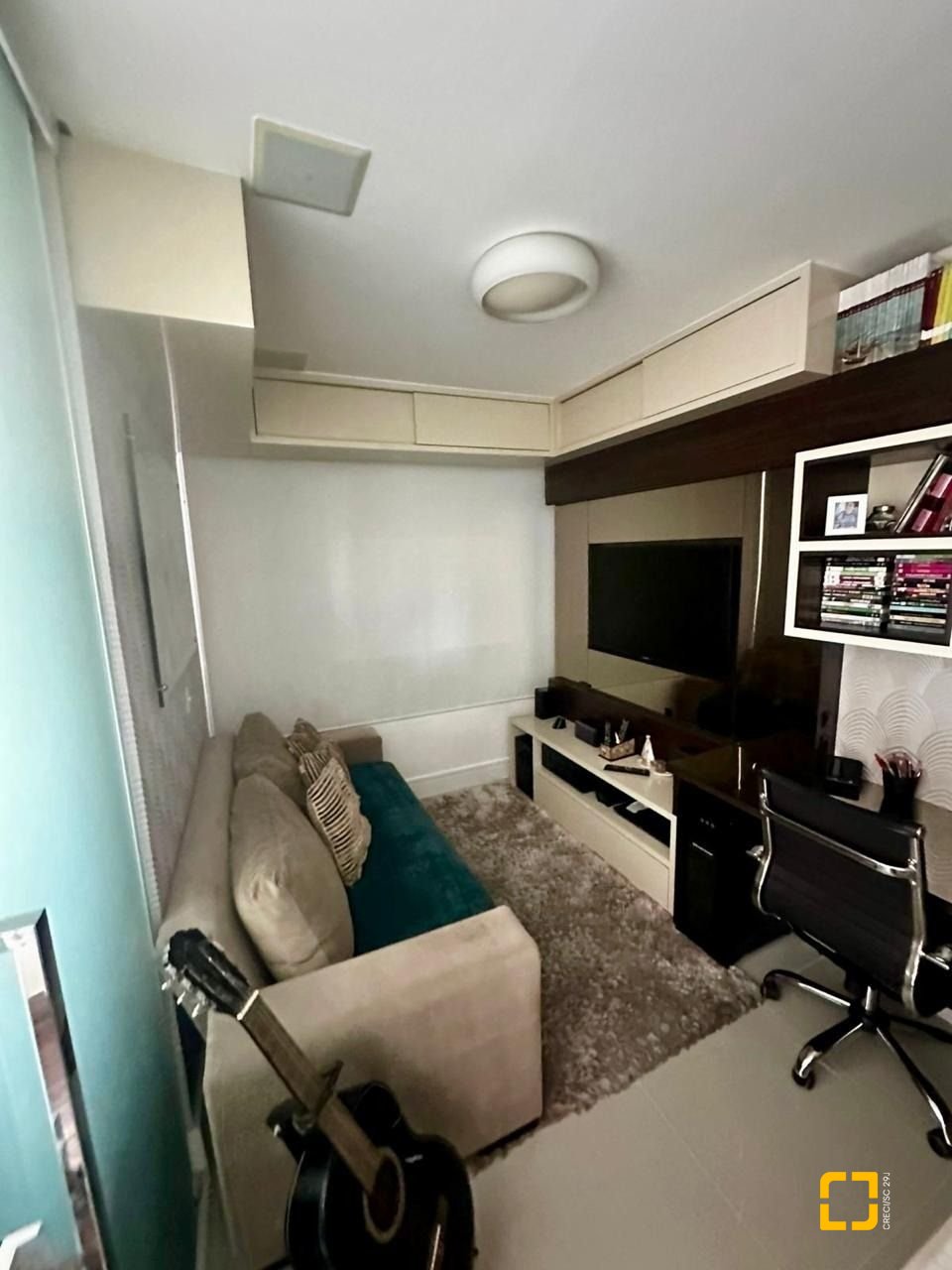 Apartamento com 87m², 3 quartos (sendo 1 suíte), 2 garagens, no bairro Campinas em São José