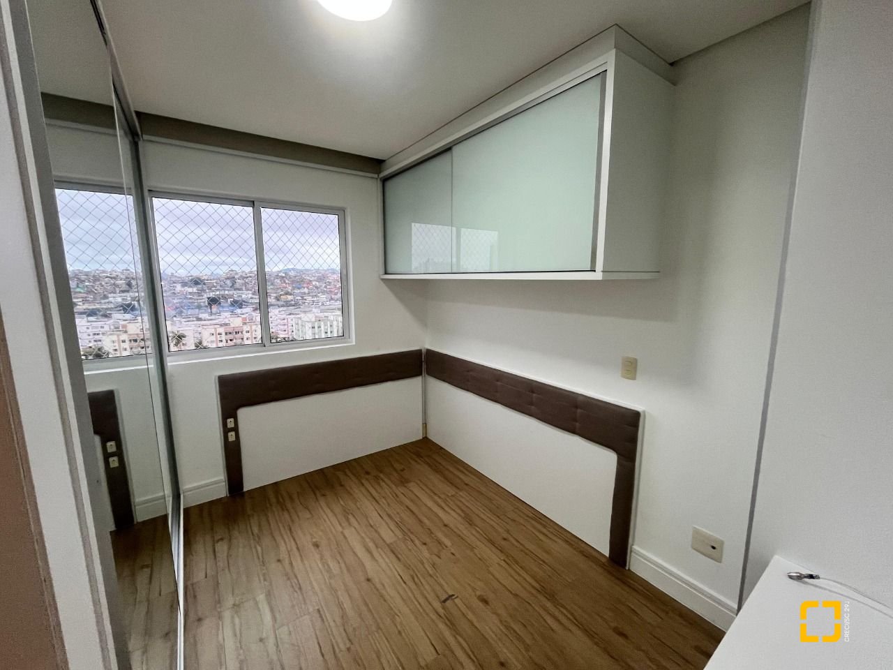 Apartamento com 87m², 3 quartos (sendo 1 suíte), 2 garagens, no bairro Campinas em São José