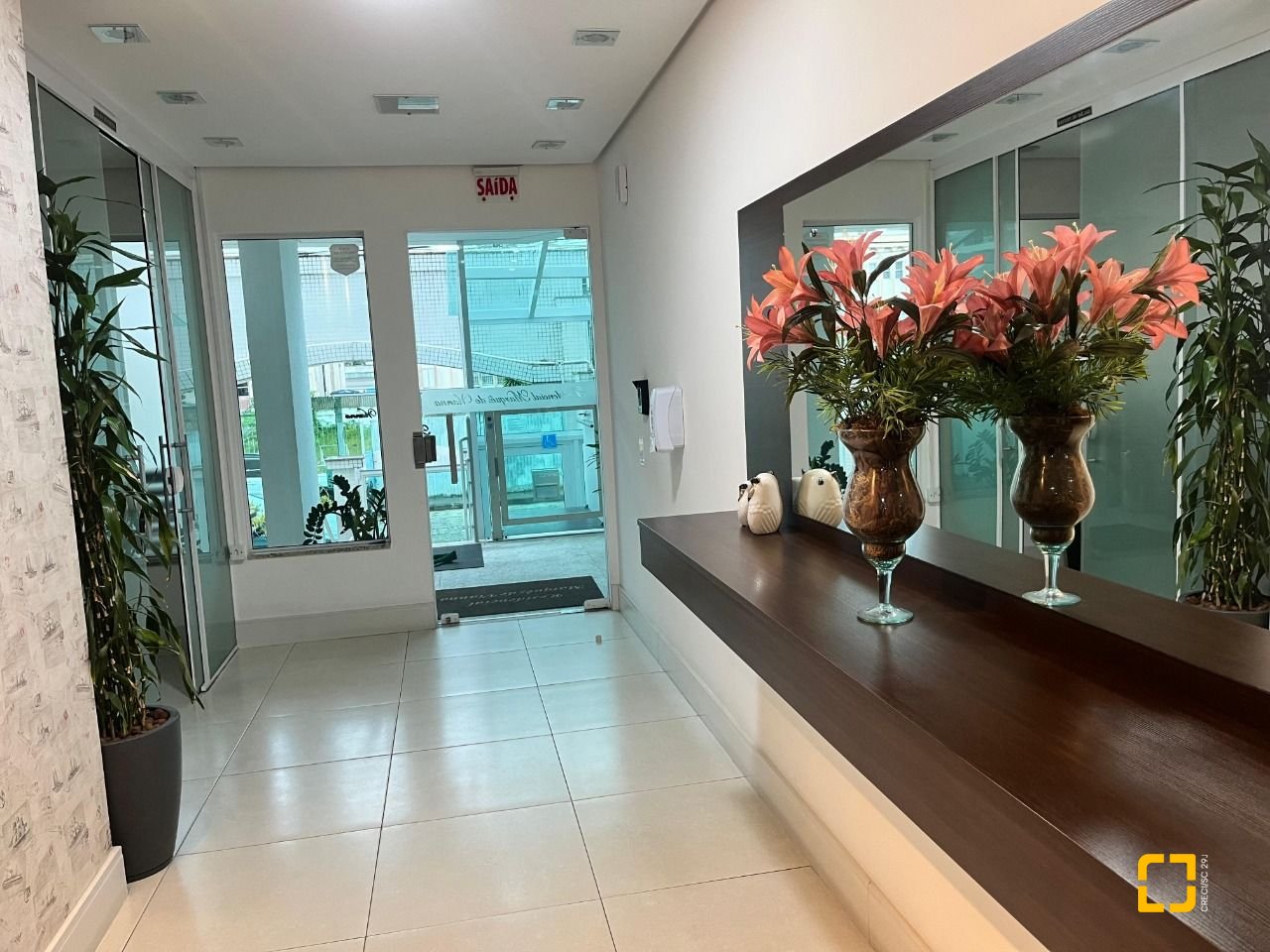 Apartamento com 87m², 3 quartos (sendo 1 suíte), 2 garagens, no bairro Campinas em São José