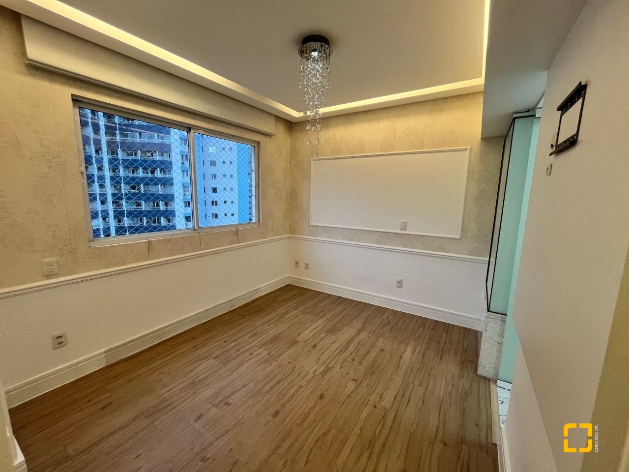 Apartamento com 87m², 3 quartos (sendo 1 suíte), 2 garagens, no bairro Campinas em São José