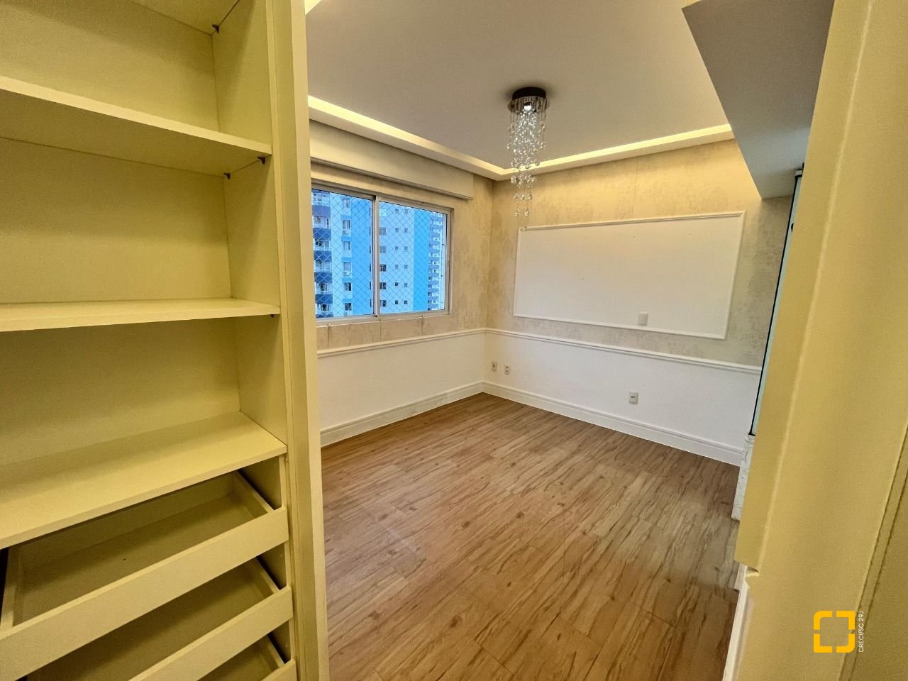 Apartamento com 87m², 3 quartos (sendo 1 suíte), 2 garagens, no bairro Campinas em São José