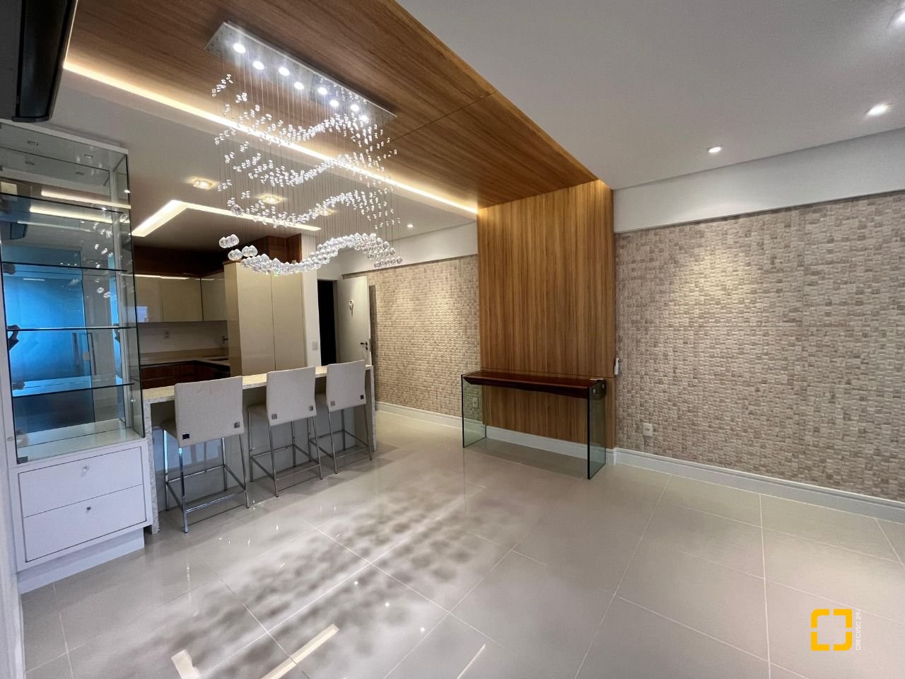 Apartamento com 87m², 3 quartos (sendo 1 suíte), 2 garagens, no bairro Campinas em São José