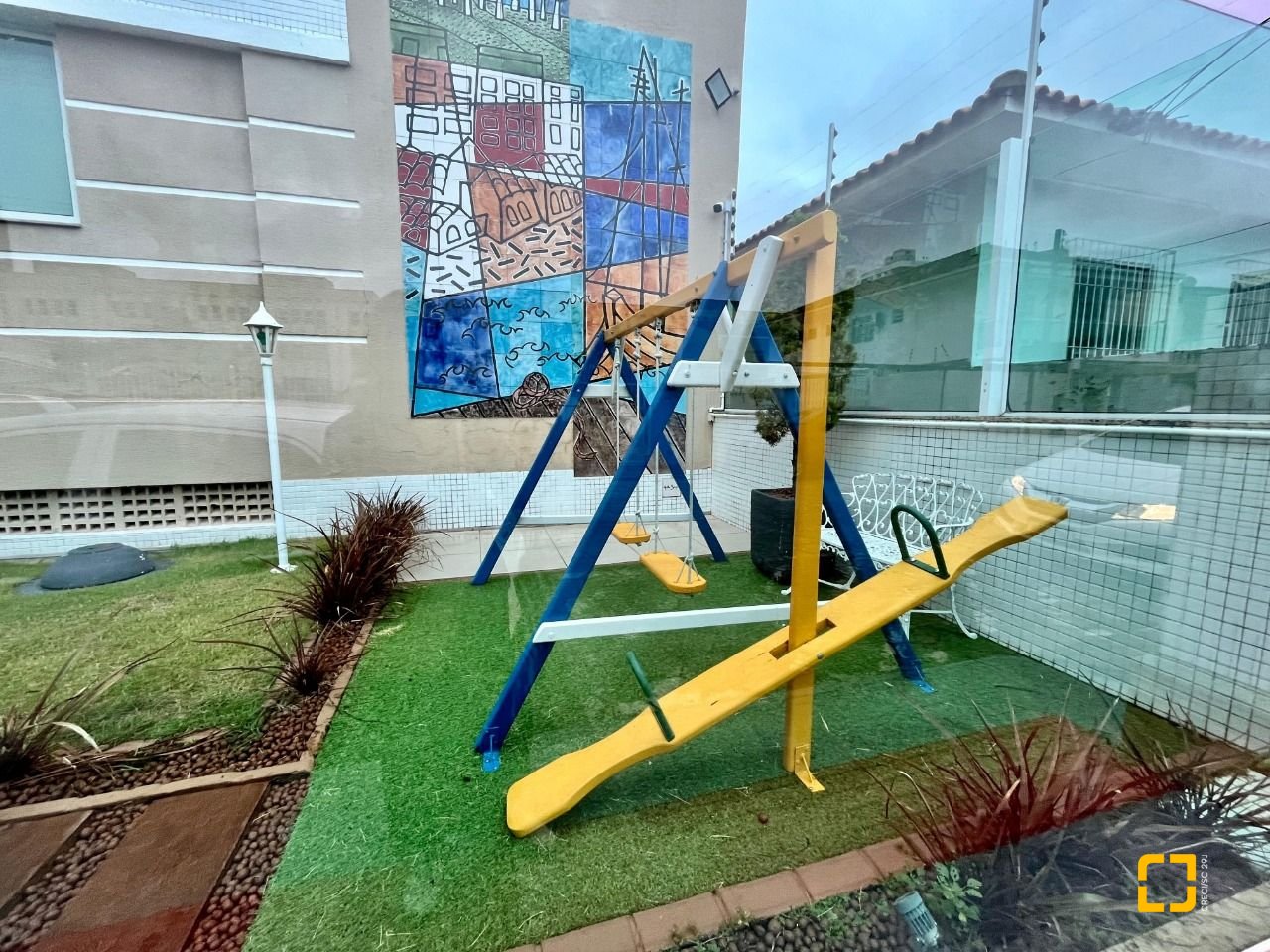 Apartamento com 87m², 3 quartos (sendo 1 suíte), 2 garagens, no bairro Campinas em São José