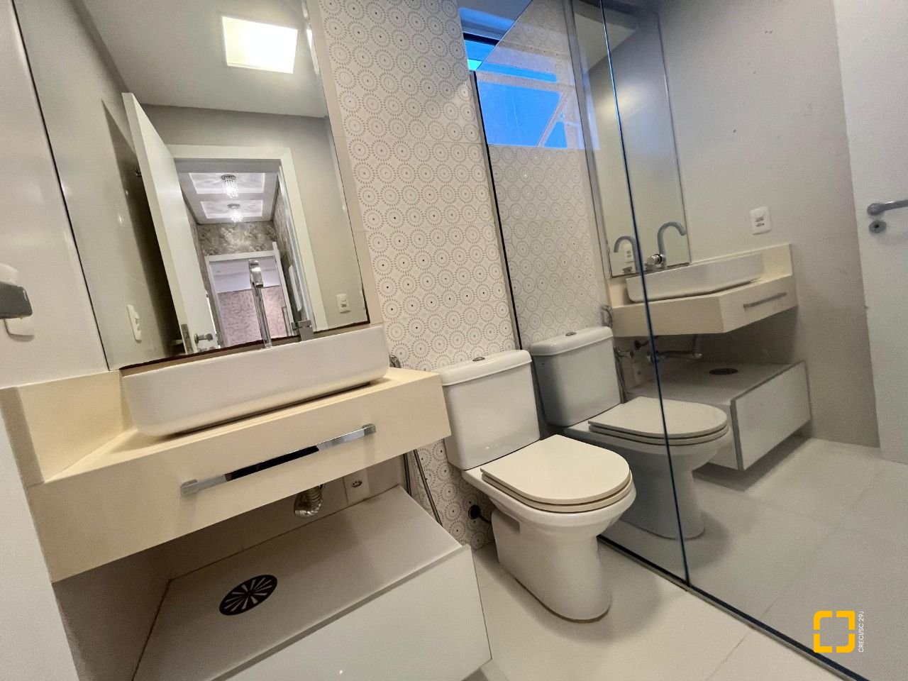 Apartamento com 87m², 3 quartos (sendo 1 suíte), 2 garagens, no bairro Campinas em São José