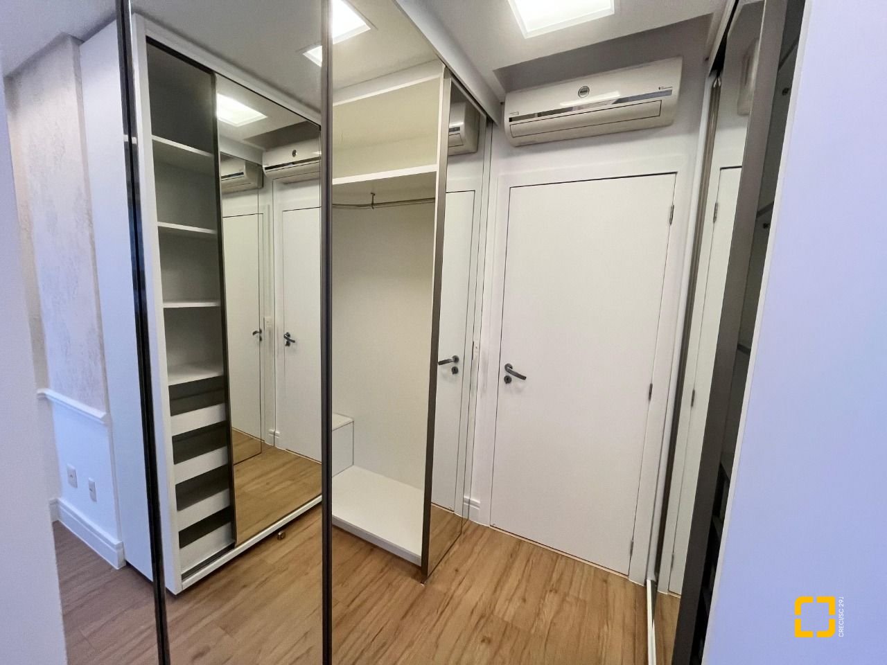 Apartamento com 87m², 3 quartos (sendo 1 suíte), 2 garagens, no bairro Campinas em São José