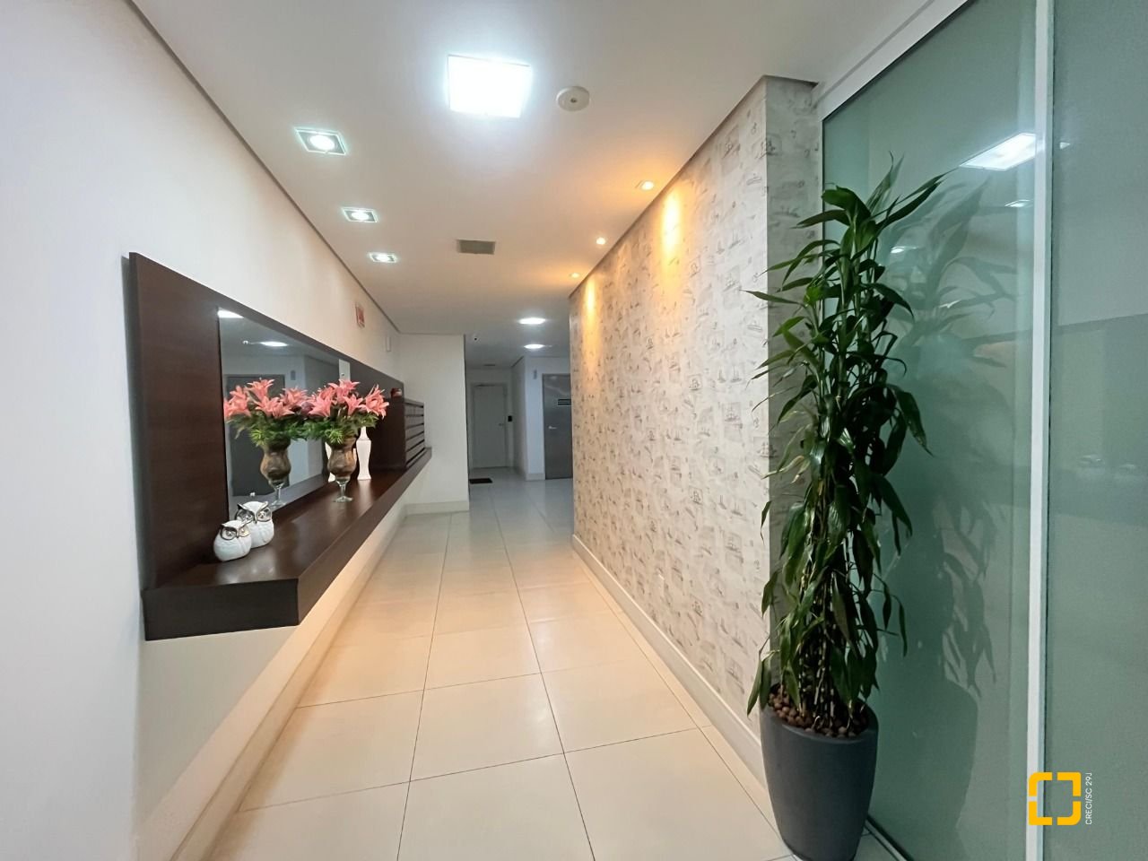 Apartamento com 87m², 3 quartos (sendo 1 suíte), 2 garagens, no bairro Campinas em São José
