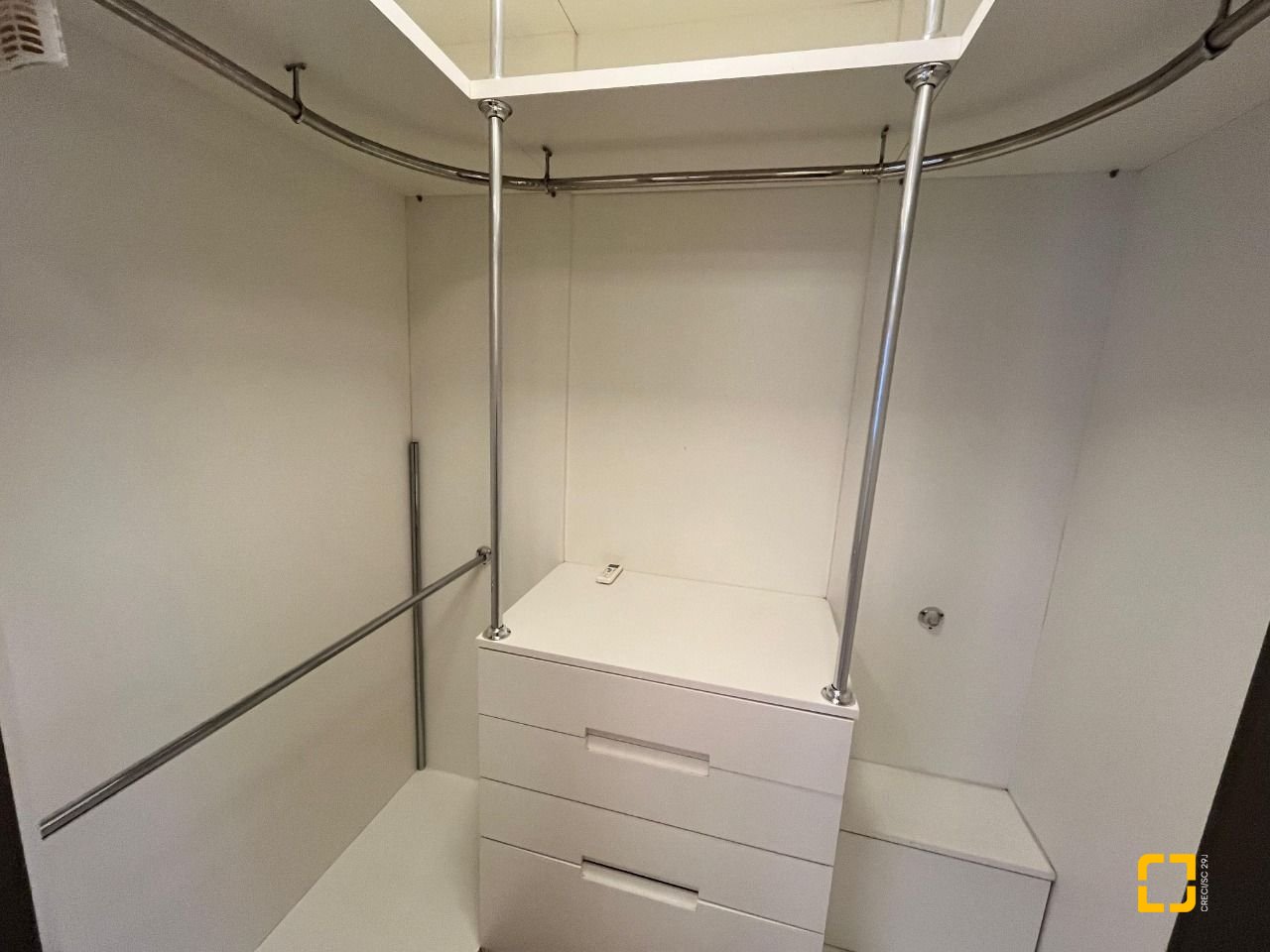 Apartamento com 87m², 3 quartos (sendo 1 suíte), 2 garagens, no bairro Campinas em São José