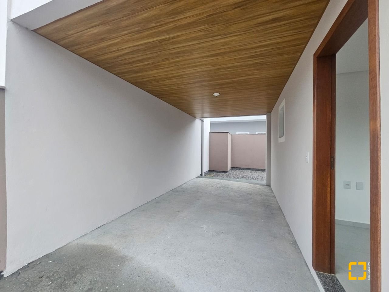Casa com 109m², 3 quartos (sendo 1 suíte), 2 garagens, no bairro Rio Caveiras em Biguaçu