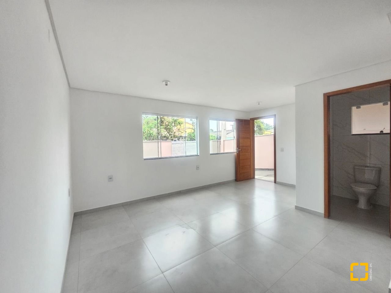 Casa com 109m², 3 quartos (sendo 1 suíte), 2 garagens, no bairro Rio Caveiras em Biguaçu