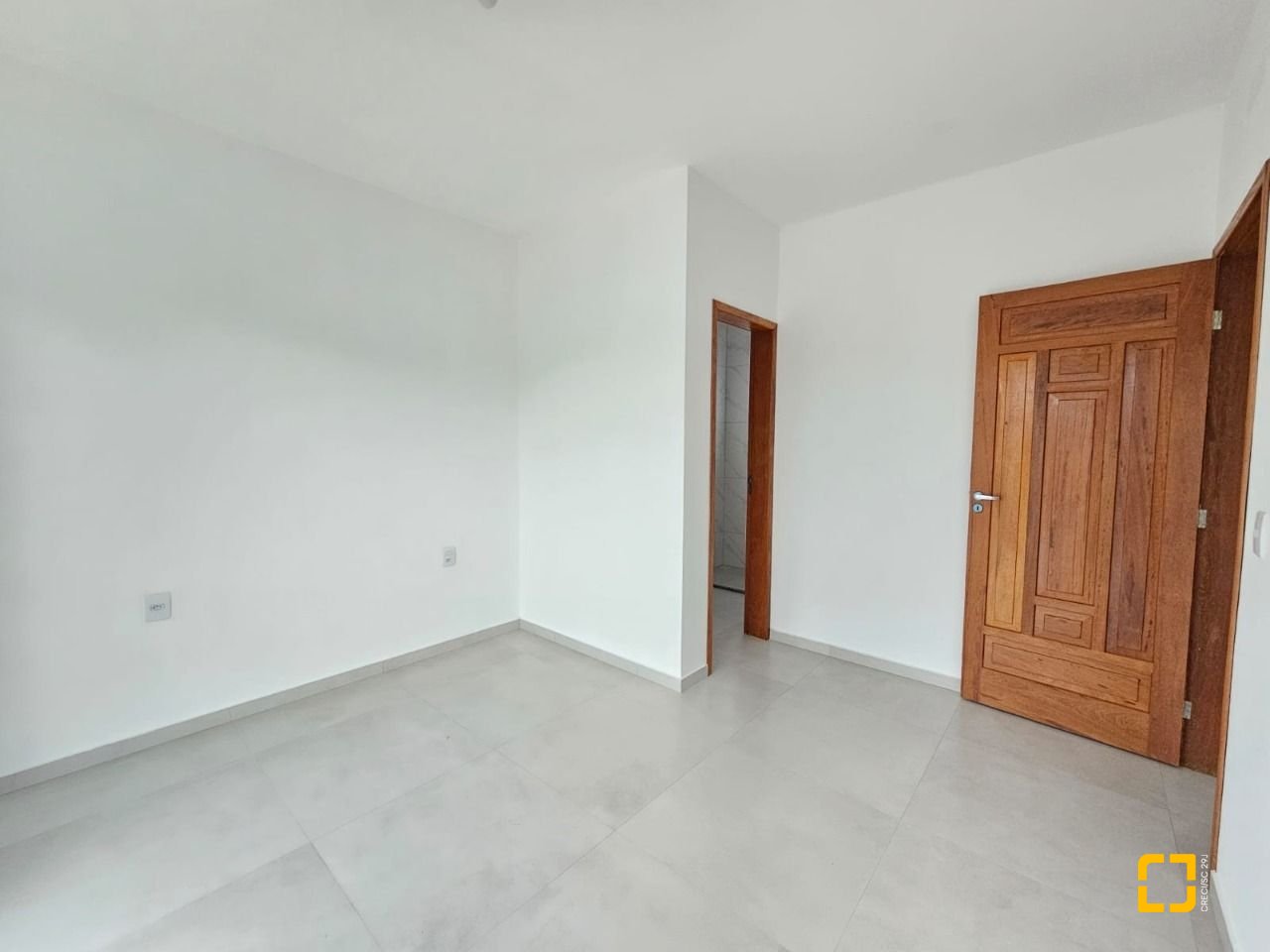Casa com 109m², 3 quartos (sendo 1 suíte), 2 garagens, no bairro Rio Caveiras em Biguaçu