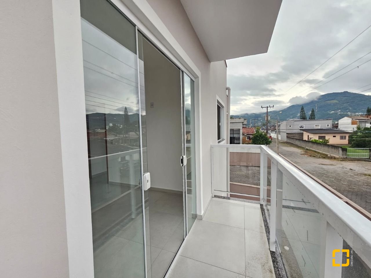 Casa com 109m², 3 quartos (sendo 1 suíte), 2 garagens, no bairro Rio Caveiras em Biguaçu