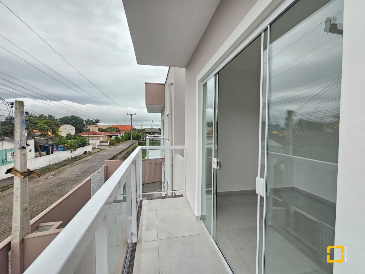 Casa com 109m², 3 quartos (sendo 1 suíte), 2 garagens, no bairro Rio Caveiras em Biguaçu