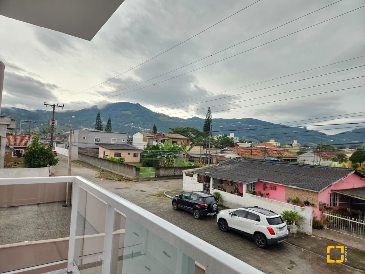 Casa com 109m², 3 quartos (sendo 1 suíte), 2 garagens, no bairro Rio Caveiras em Biguaçu