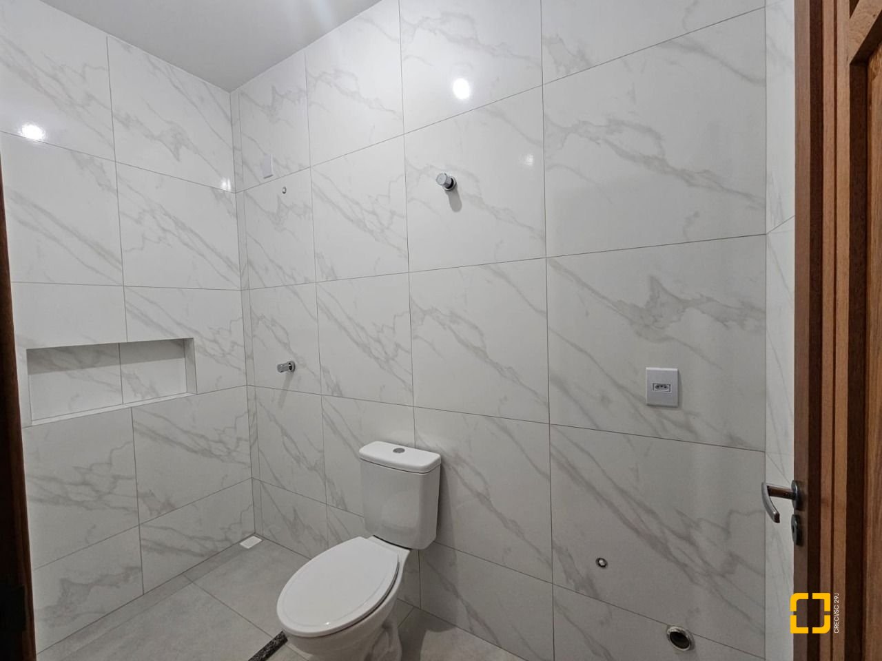 Casa com 109m², 3 quartos (sendo 1 suíte), 2 garagens, no bairro Rio Caveiras em Biguaçu