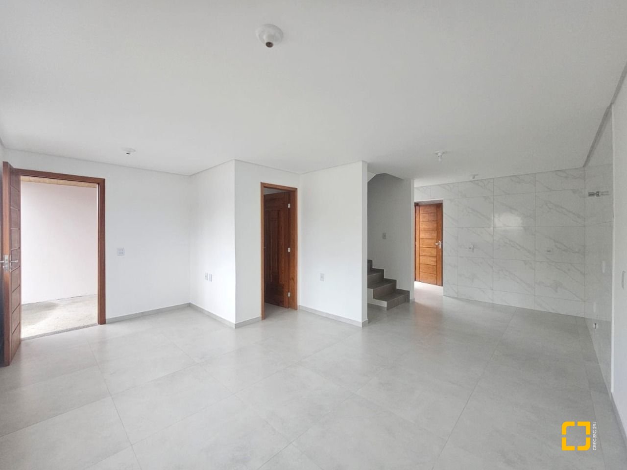 Casa com 109m², 3 quartos (sendo 1 suíte), 2 garagens, no bairro Rio Caveiras em Biguaçu