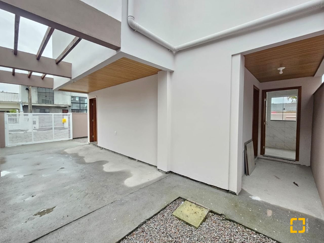 Casa com 89m², 3 quartos (sendo 1 suíte), 2 garagens, no bairro Rio Caveiras em Biguaçu