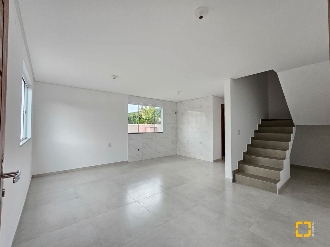 Casa com 89m², 3 quartos (sendo 1 suíte), 2 garagens, no bairro Rio Caveiras em Biguaçu