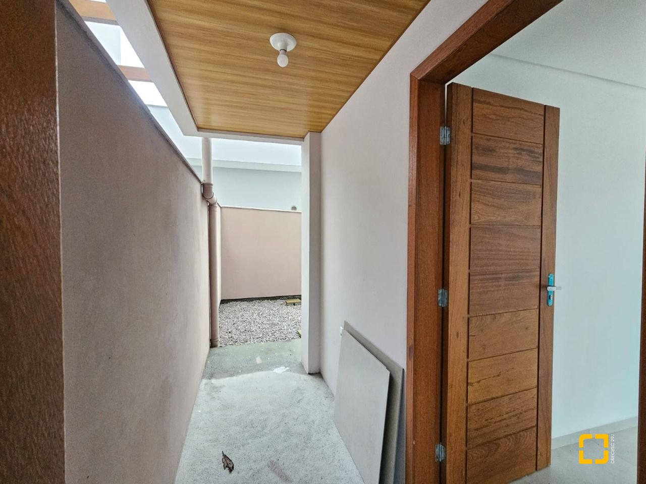 Casa com 89m², 3 quartos (sendo 1 suíte), 2 garagens, no bairro Rio Caveiras em Biguaçu