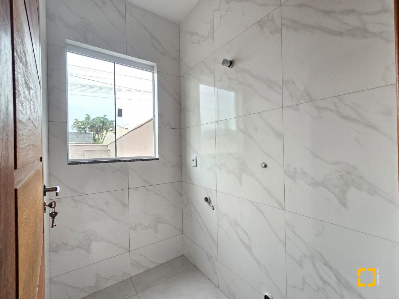 Casa com 89m², 3 quartos (sendo 1 suíte), 2 garagens, no bairro Rio Caveiras em Biguaçu