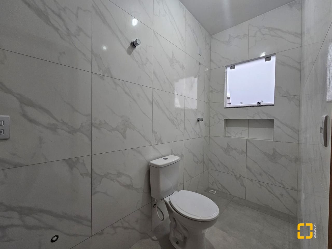 Casa com 89m², 3 quartos (sendo 1 suíte), 2 garagens, no bairro Rio Caveiras em Biguaçu