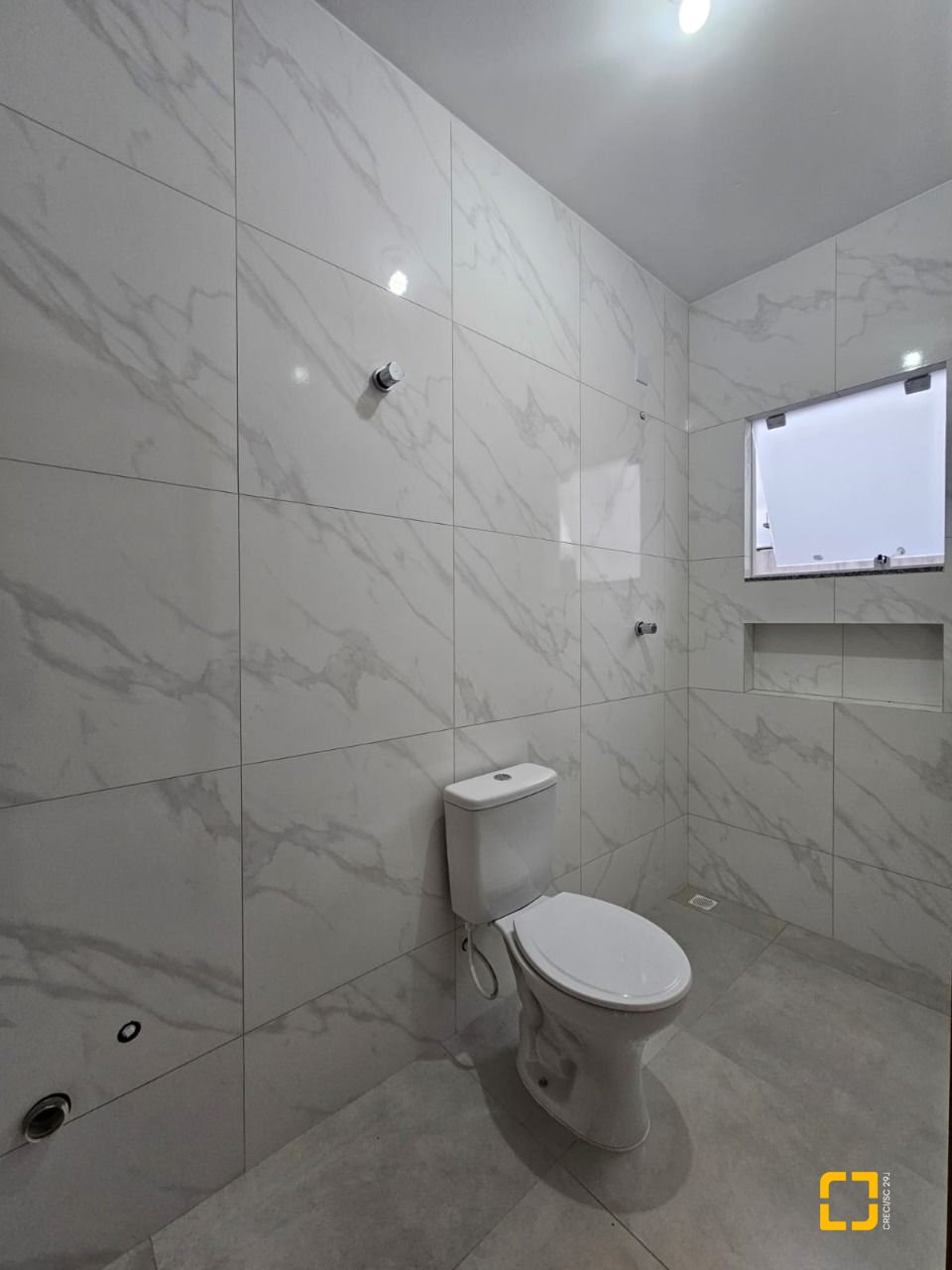 Casa com 89m², 3 quartos (sendo 1 suíte), 2 garagens, no bairro Rio Caveiras em Biguaçu