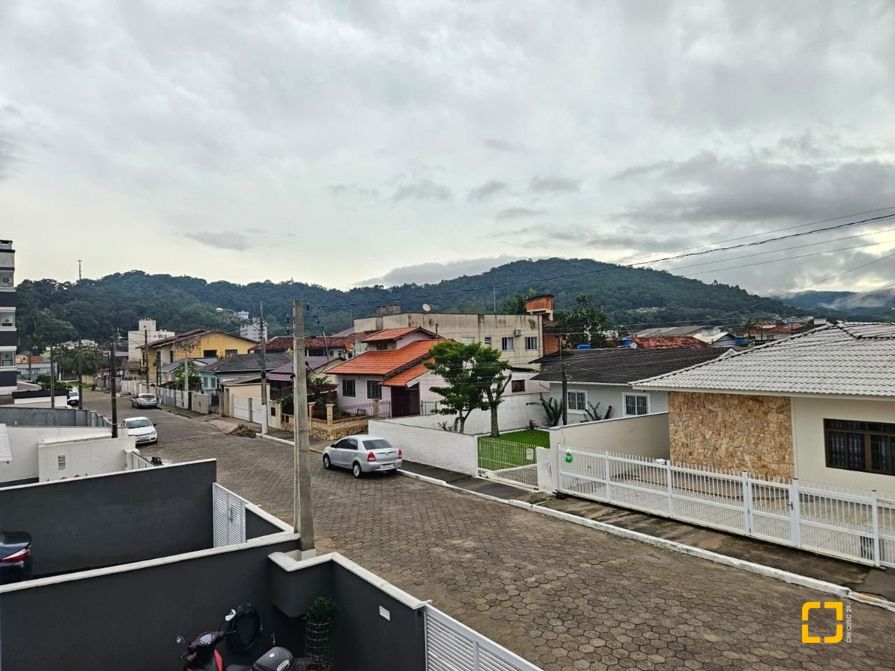 Casa com 89m², 3 quartos (sendo 1 suíte), 2 garagens, no bairro Rio Caveiras em Biguaçu