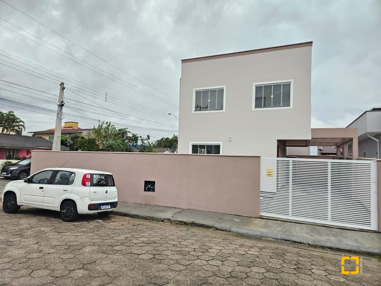 Casa com 89m², 3 quartos (sendo 1 suíte), 2 garagens, no bairro Rio Caveiras em Biguaçu