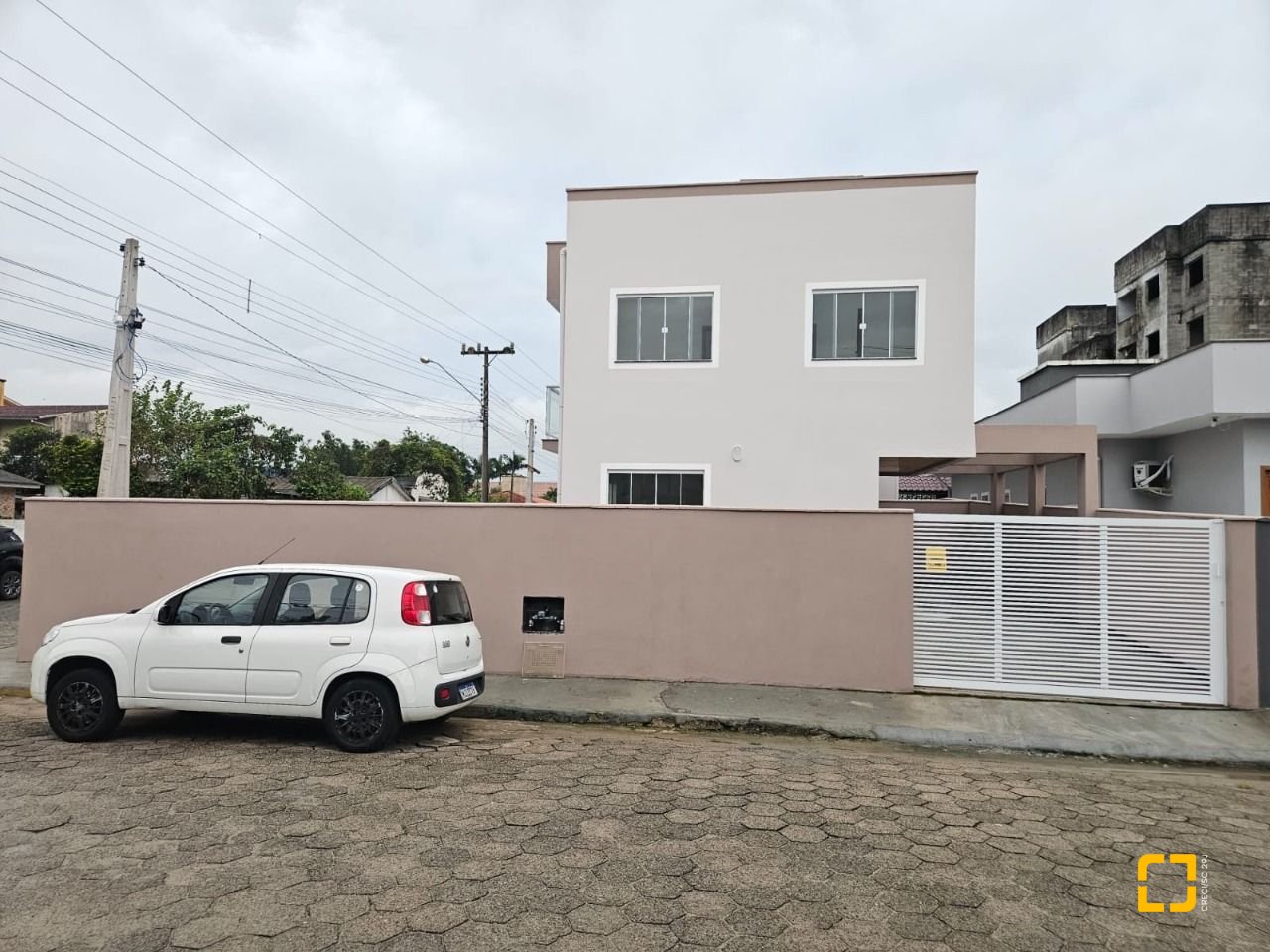 Casa com 89m², 3 quartos (sendo 1 suíte), 2 garagens, no bairro Rio Caveiras em Biguaçu