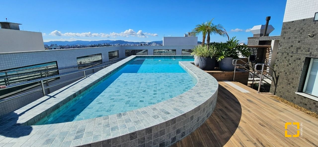Apartamento com 113m², 6 quartos (sendo 3 suítes), 2 garagens, no bairro Kobrasol em São José