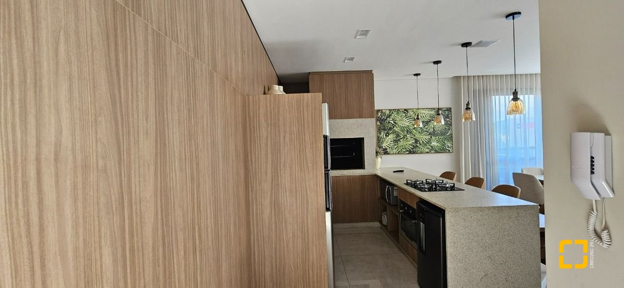 Apartamento com 113m², 6 quartos (sendo 3 suítes), 2 garagens, no bairro Kobrasol em São José