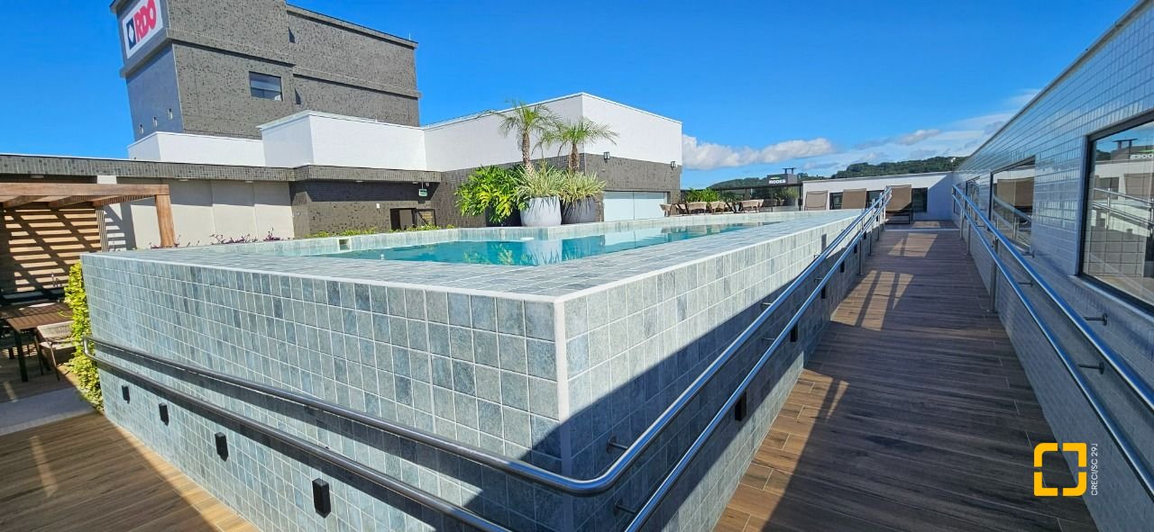 Apartamento com 113m², 6 quartos (sendo 3 suítes), 2 garagens, no bairro Kobrasol em São José