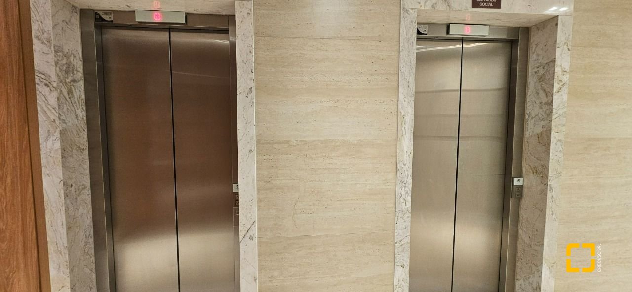 Apartamento com 113m², 6 quartos (sendo 3 suítes), 2 garagens, no bairro Kobrasol em São José