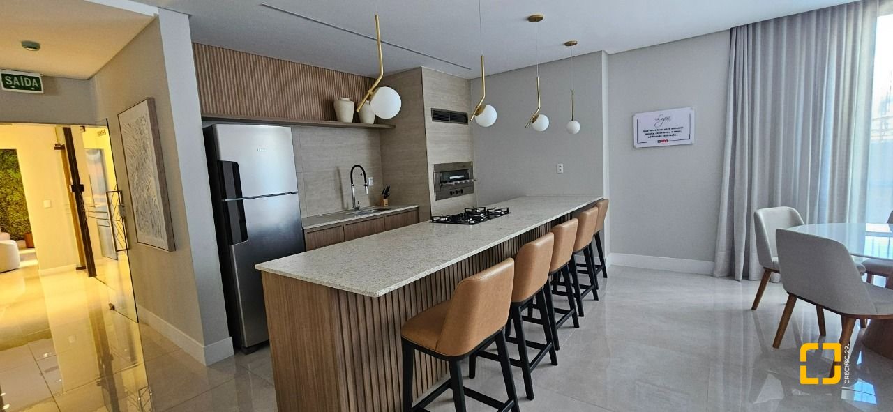 Apartamento com 113m², 6 quartos (sendo 3 suítes), 2 garagens, no bairro Kobrasol em São José
