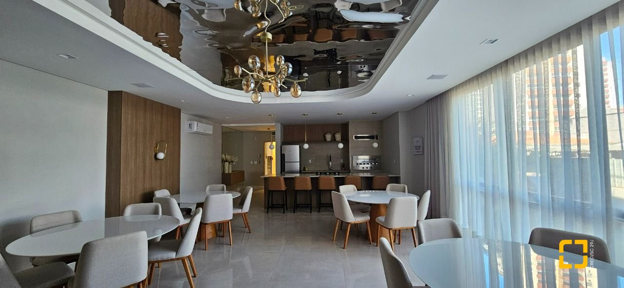 Apartamento com 113m², 6 quartos (sendo 3 suítes), 2 garagens, no bairro Kobrasol em São José